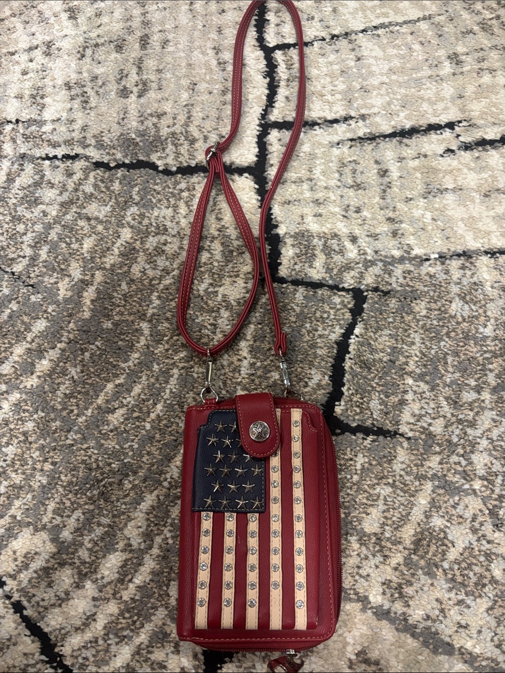 Montana West Red, Navy & Cream American Flag Crossbody Wallet - Picture 1 of 3